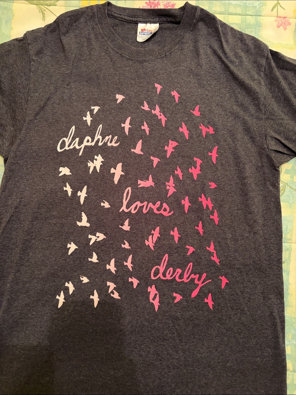 Good Condition! 🤍Unisex Concert T-shirt | Daphne loves Derby | Size Medium